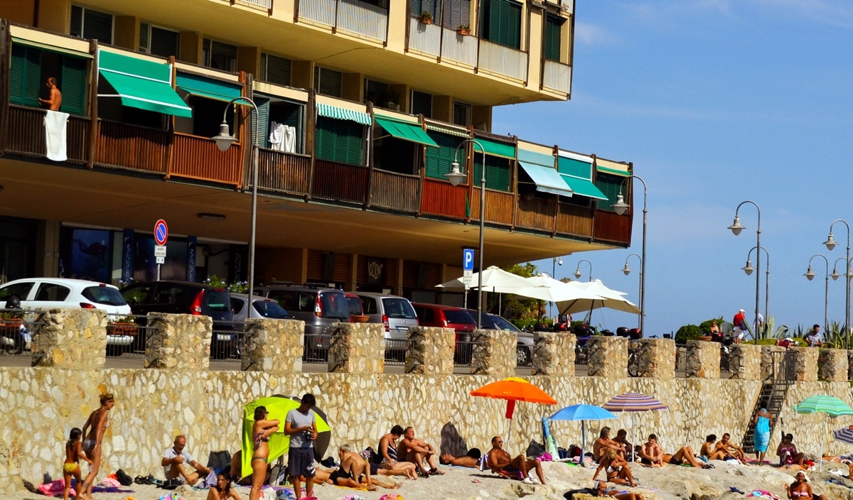 Trips  Porto Azzuro: Cele mai frumoase locuri pentru relaxare