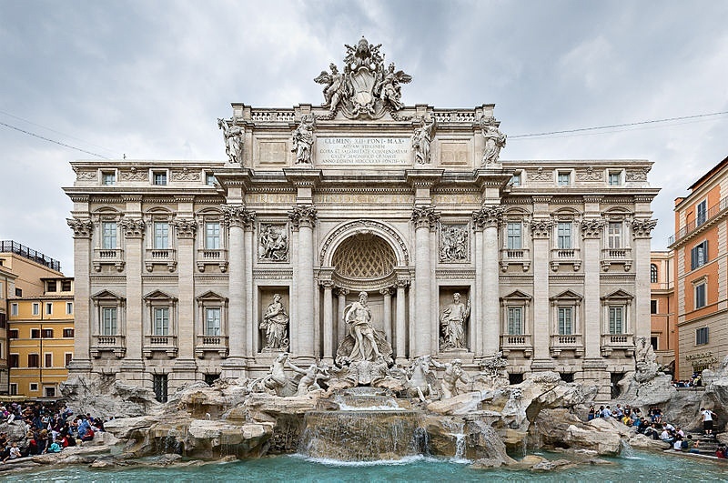 Fashion Uncategorized @ro  Cel mai spectaculos show din istoria modei: Fendi a instalat pasarela în Fontana di Trevi din Roma