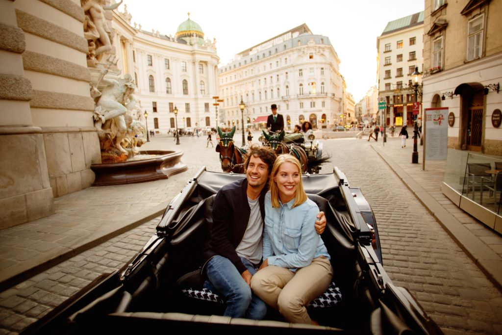 Trips  10 oraşe romantice unde să mergi în vacanță cu iubitul