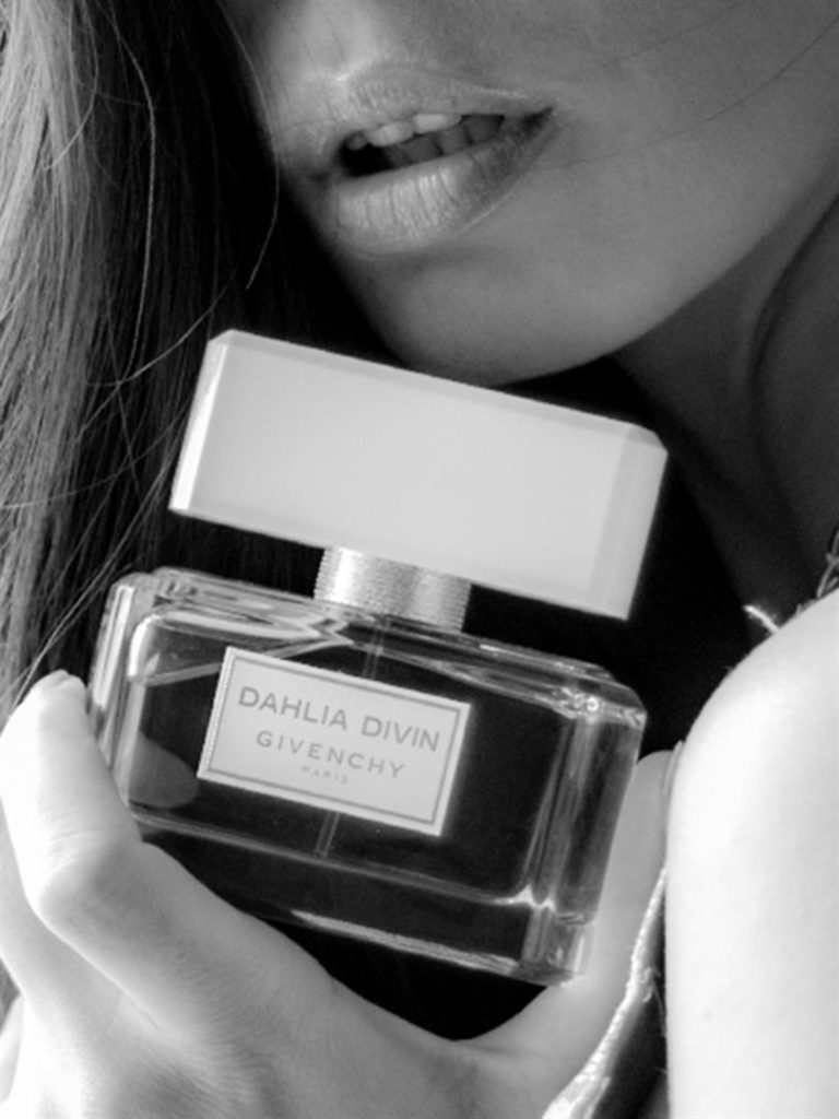 BEAUTY Uncategorized @ro  Cum alegi parfumul potrivit pielii tale? 5 sfaturi utile