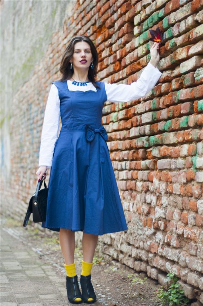 MY OUTFIT  O noua tinuta: Rochie albastră in stil vintage