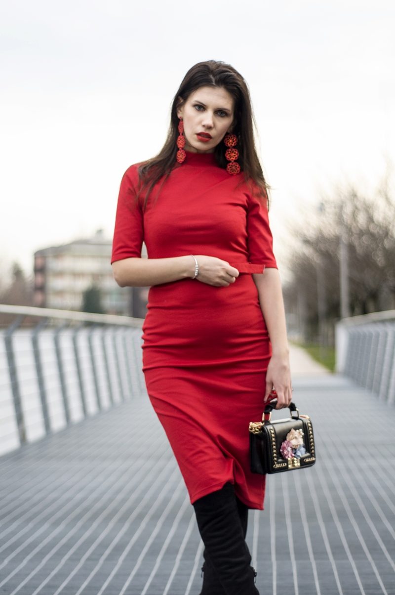 MY OUTFIT  Rochie roșie tip creion: De ce și cum să purtăm rochiile roșii